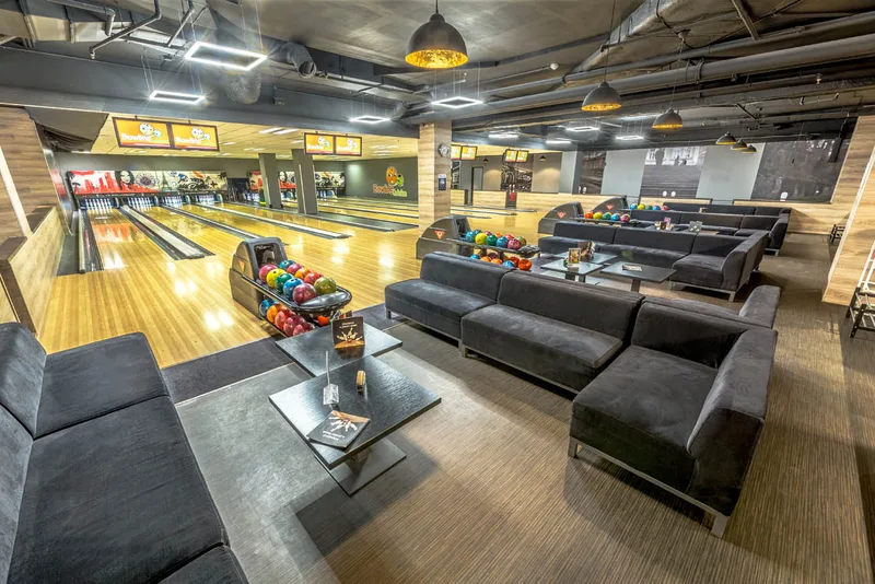 Bowling Prague – corporate team building at a bowling centre